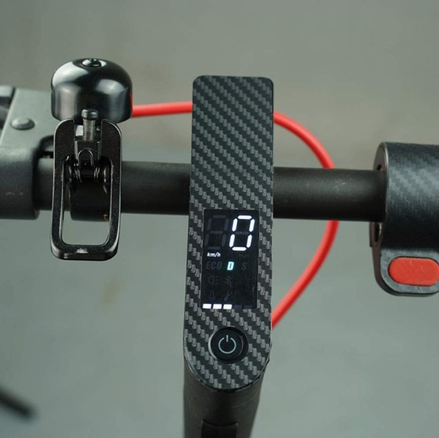 Карбоновая наклейка на, ручку газа электросамоката Xiaomi M365 (дисплей электросамоката Xiaomi M365)
