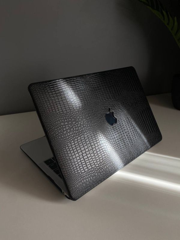Чохол накладка на MacBook Pro 13  M1/M2/M3 ШКІРЯНИЙ (Чорний глянець)