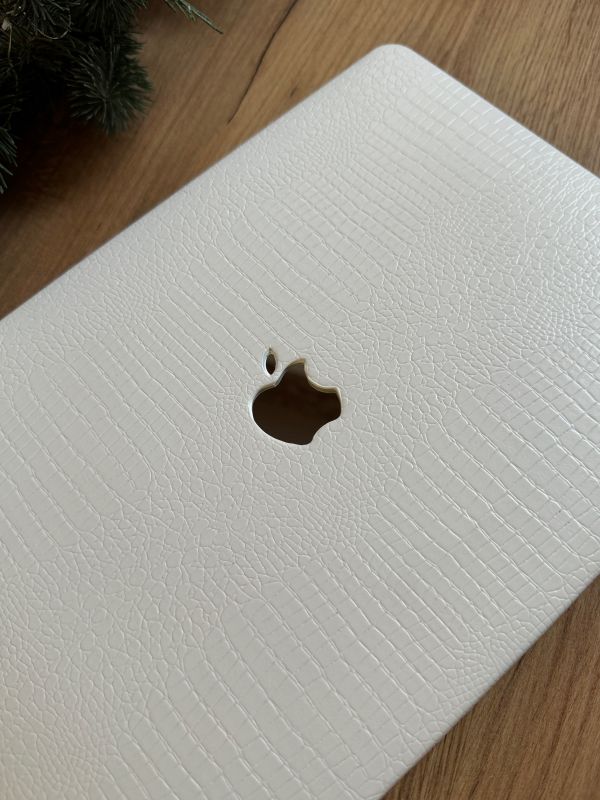 Чохол накладка шкіряна на MacBook Pro 16.2 A2485 | A2780 (Світло рожевий)